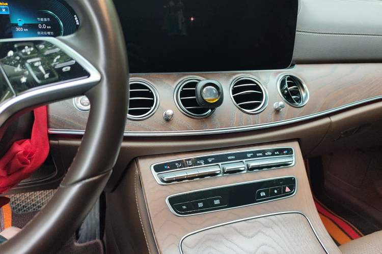 Used Mercedes-Benz E-Class 2023 E 300 L Prestige Edition Audio And AC Panel