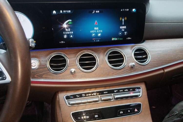 Used Mercedes-Benz E-Class 2023 Updated E 300 L Fashion Edition Audio And AC Panel