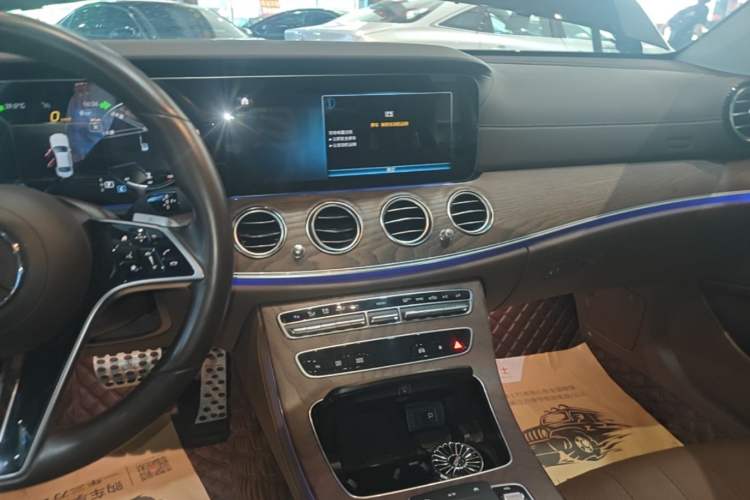 Used Mercedes-Benz E-Class 2023 Updated E 300 L Fashion Edition Audio And AC Panel