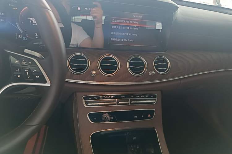 Used Mercedes-Benz E-Class 2023 Updated E 300 L Fashion Edition Audio And AC Panel