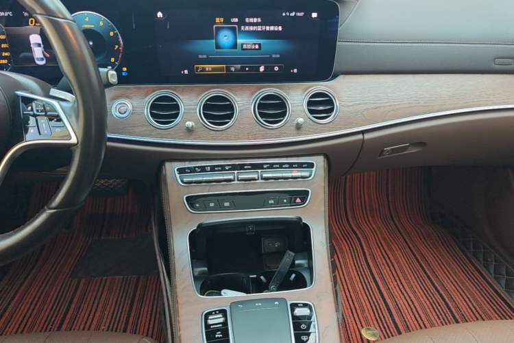 Used Mercedes-Benz E-Class 2023 Updated E 300 L Luxury Edition Audio And AC Panel