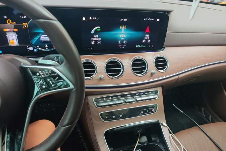 Used Mercedes-Benz E-Class 2023 Updated E 300 L Fashion Edition Audio And AC Panel
