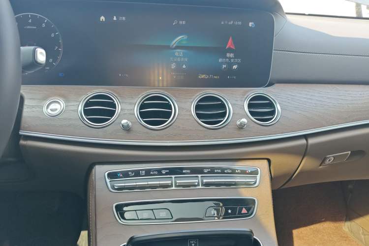 Used Mercedes-Benz E-Class 2023 Updated E 300 L Luxury Edition Audio And AC Panel