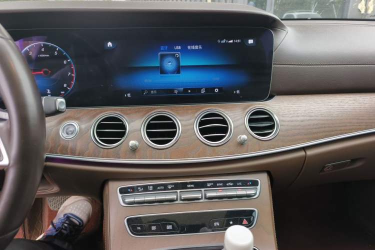 Used Mercedes-Benz E-Class 2023 E 260 L Audio And AC Panel