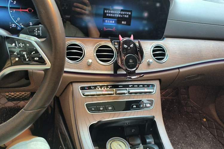 Used Mercedes-Benz E-Class 2023 Updated E 300 L Luxury Edition Audio And AC Panel