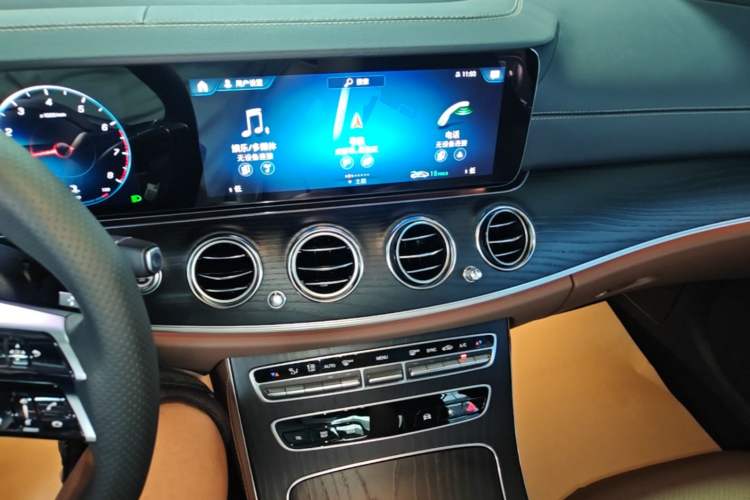 Used Mercedes-Benz E-Class 2023 Restyled E 300 L Sport Luxury Edition Audio And AC Panel