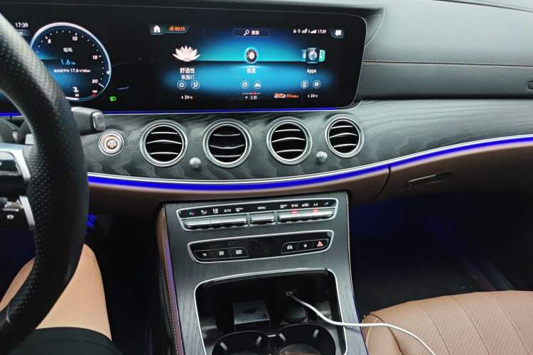 Used Mercedes-Benz E-Class 2023 Restyled E 260 Fashion Sport Edition Audio And AC Panel