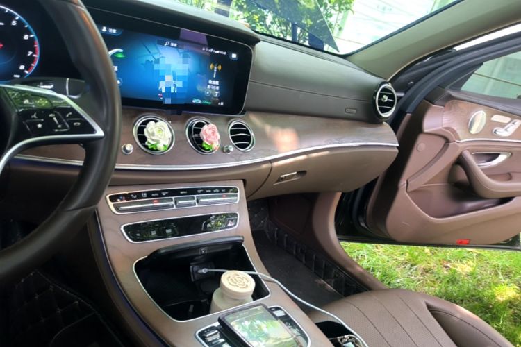 Used Mercedes-Benz E-Class 2023 Updated E 300 L Luxury Edition Audio And AC Panel