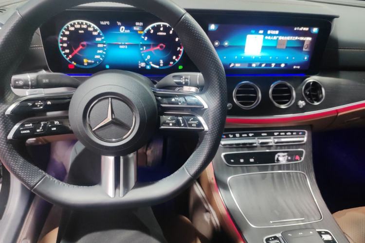 Used Mercedes-Benz E-Class 2023 Restyled E 300 L Sport Luxury Edition Center Console