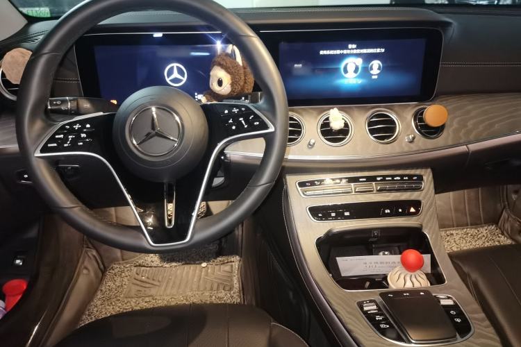 Used Mercedes-Benz E-Class 2023 E 300 L Sport Luxury Edition Center Console