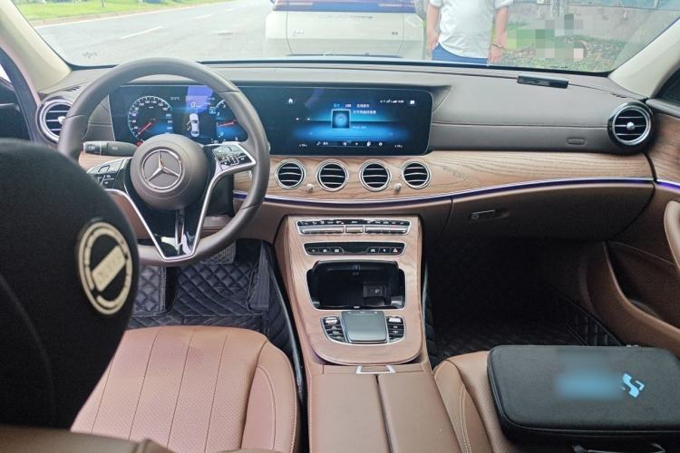 Used Mercedes-Benz E-Class 2023 E 300 L Luxury Model Center Console