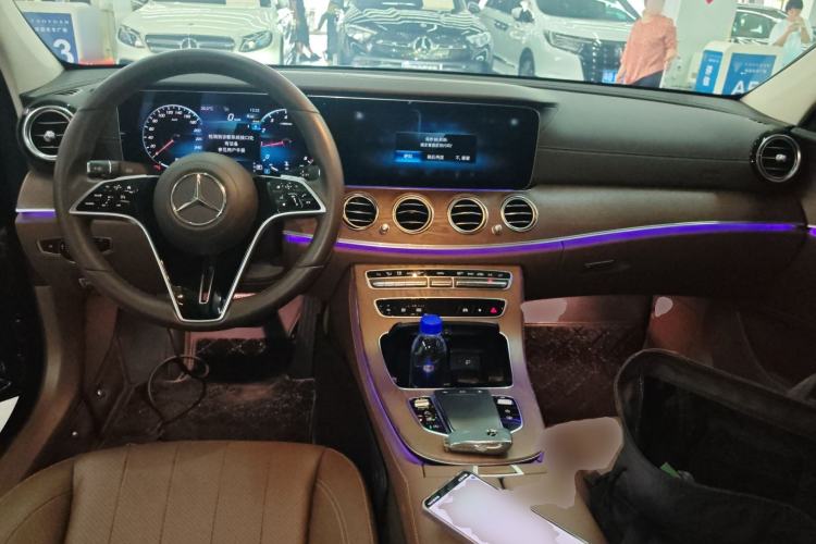 Used Mercedes-Benz E-Class 2023 Updated E 300 L Luxury Edition Center Console