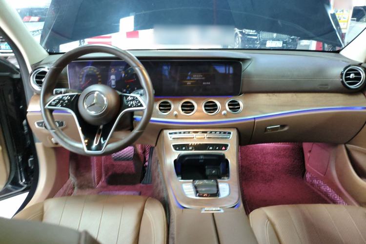Used Mercedes-Benz E-Class 2023 Updated E 300 L Fashion Edition Center Console