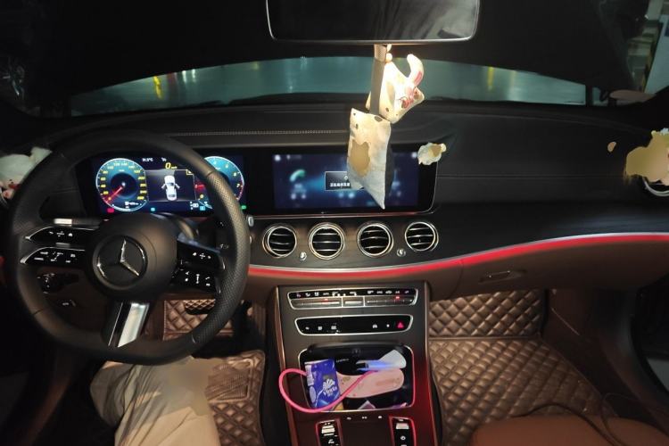 Used Mercedes-Benz E-Class 2023 Restyled E 300 L Sport Luxury Edition Center Console
