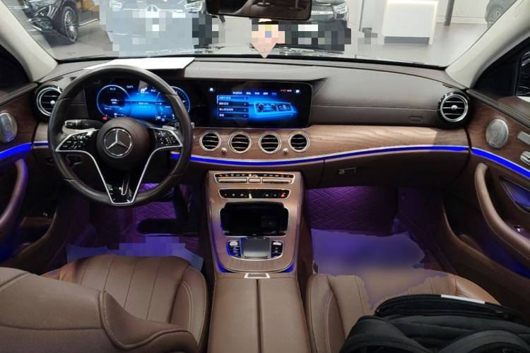 Used Mercedes-Benz E-Class 2023 E 300 L Luxury Model Center Console