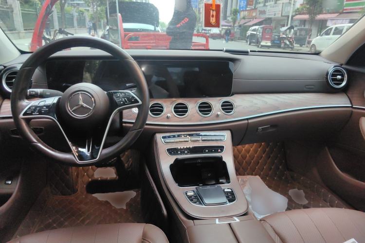 Used Mercedes-Benz E-Class 2023 Updated E 300 L Luxury Edition Center Console