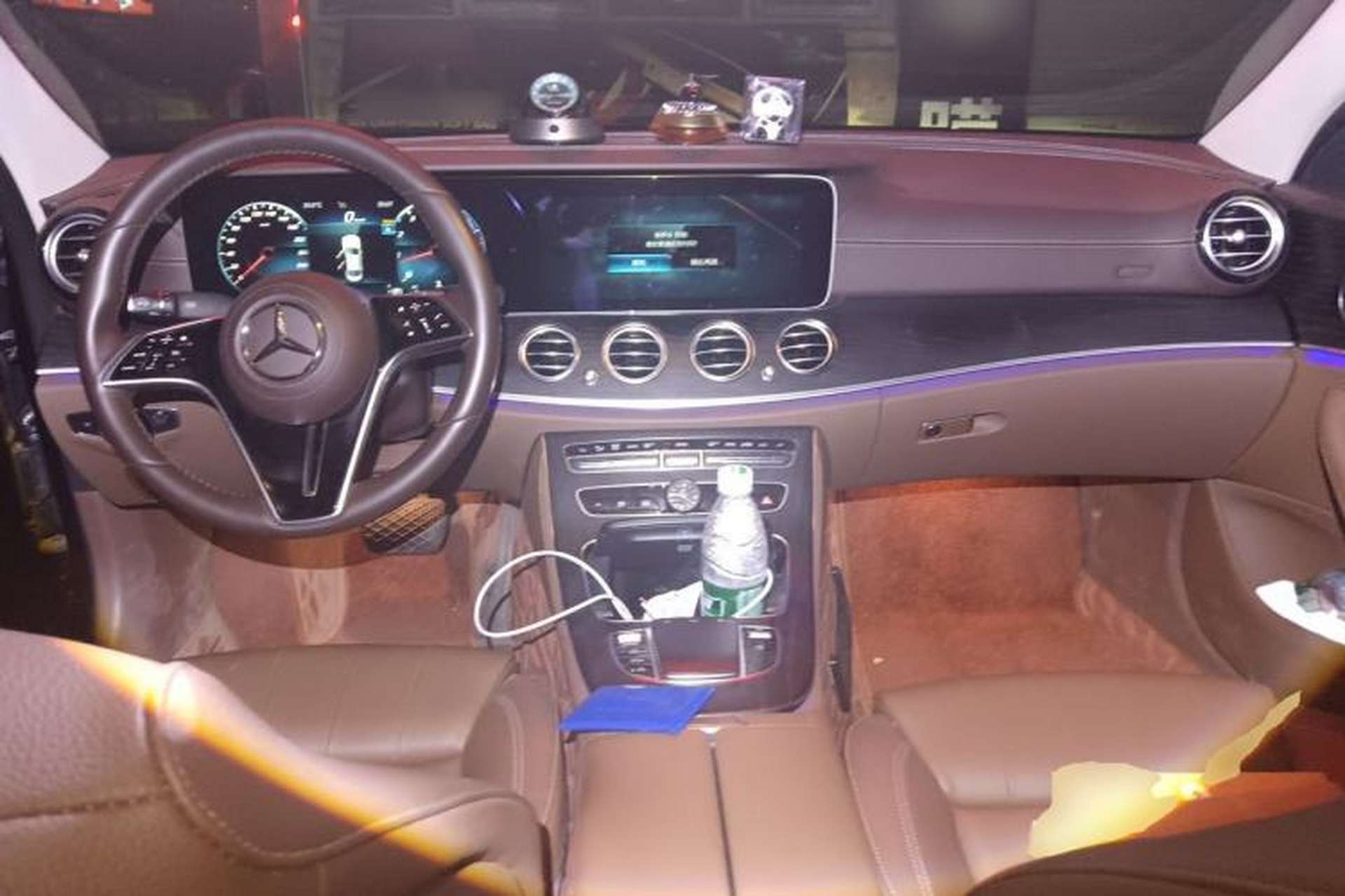 Used Mercedes-Benz E-Class 2023 E 260 L Center Console