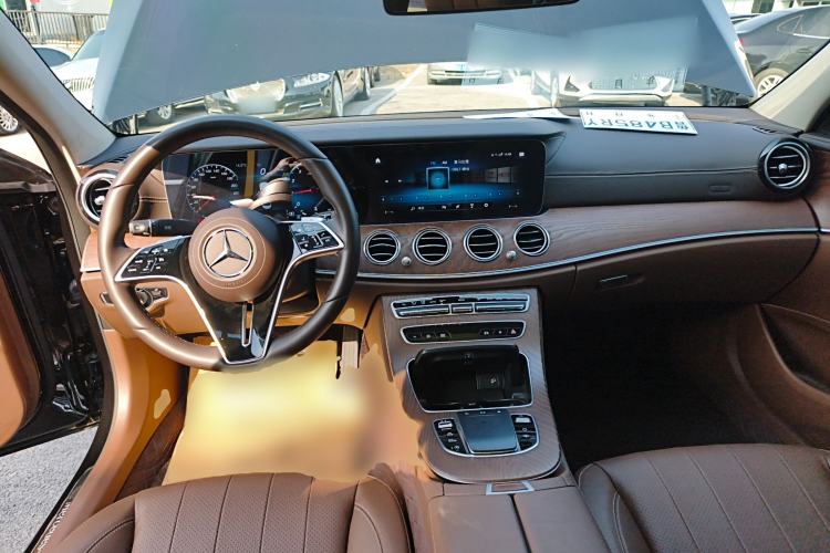 Used Mercedes-Benz E-Class 2023 E 300 L Luxury Model Center Console