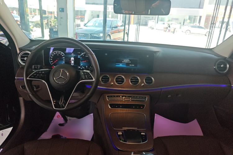 Used Mercedes-Benz E-Class 2023 Updated E 300 L Luxury Edition Center Console