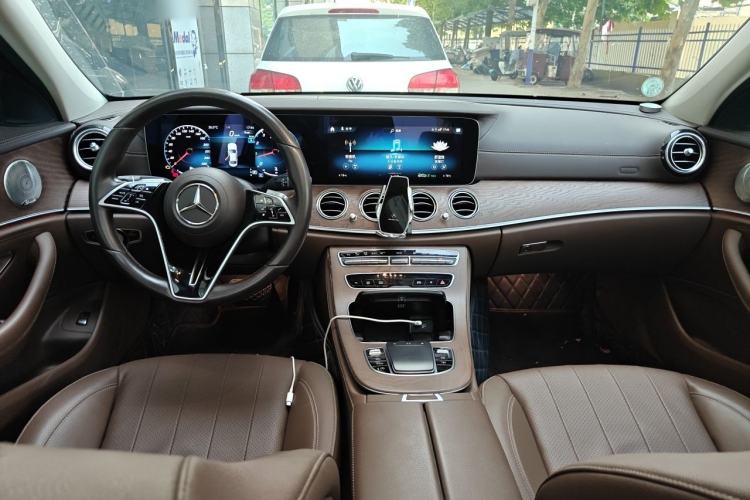 Used Mercedes-Benz E-Class 2023 Updated E 300 L Luxury Edition Center Console