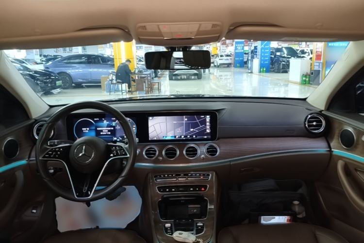 Used Mercedes-Benz E-Class 2023 E 300 L Stylish Model Center Console