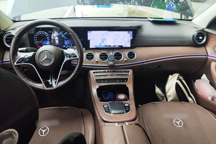 Used Mercedes-Benz E-Class 2023 E 300 L Luxury Model Center Console