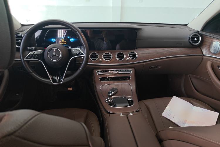Used Mercedes-Benz E-Class 2023 Updated E 300 L Luxury Edition Center Console