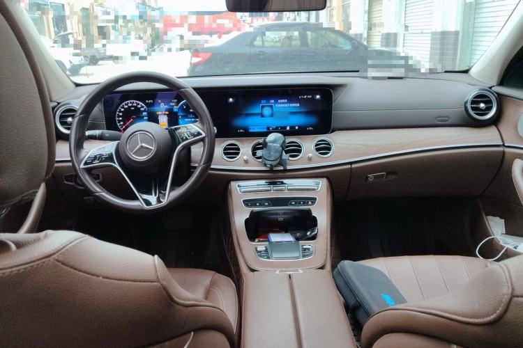 Used Mercedes-Benz E-Class 2023 Updated E 300 L Luxury Edition Center Console