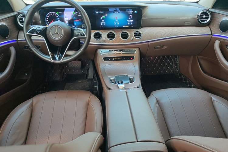 Used Mercedes-Benz E-Class 2023 E 300 L Stylish Model Center Console