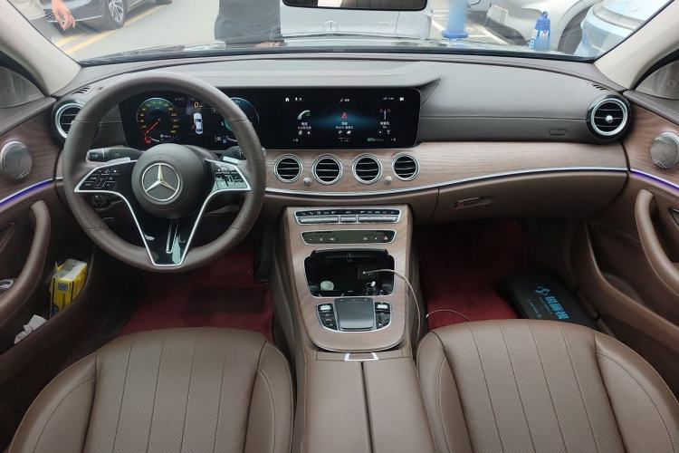 Used Mercedes-Benz E-Class 2023 E 300 L Stylish Model Center Console