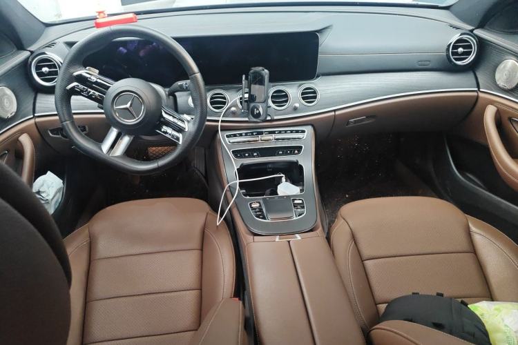 Used Mercedes-Benz E-Class 2023 E 300 L Sport Luxury Edition Center Console