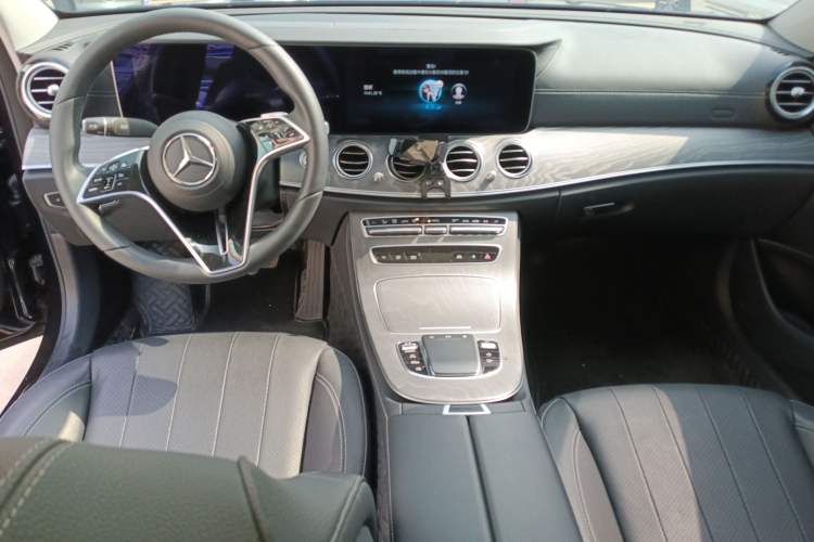 Used Mercedes-Benz E-Class 2023 Updated E 300 L Luxury Edition Center Console