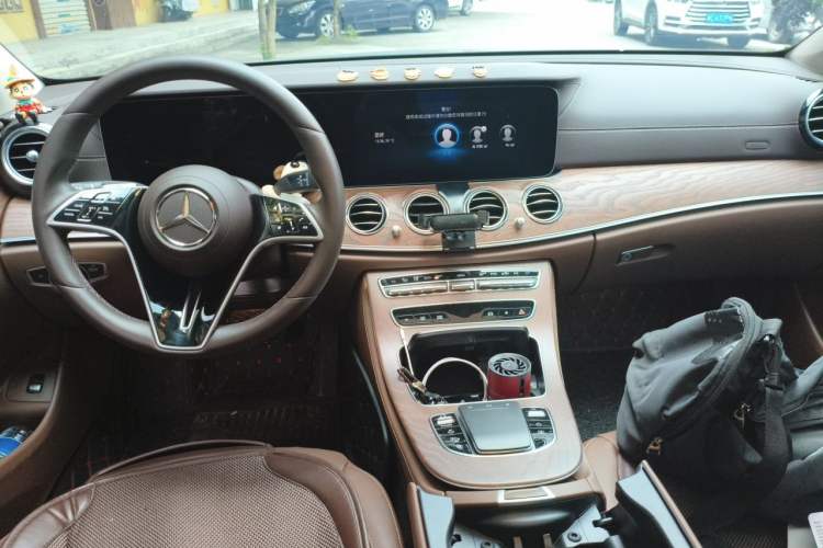 Used Mercedes-Benz E-Class 2023 Updated E 300 L Luxury Edition Center Console