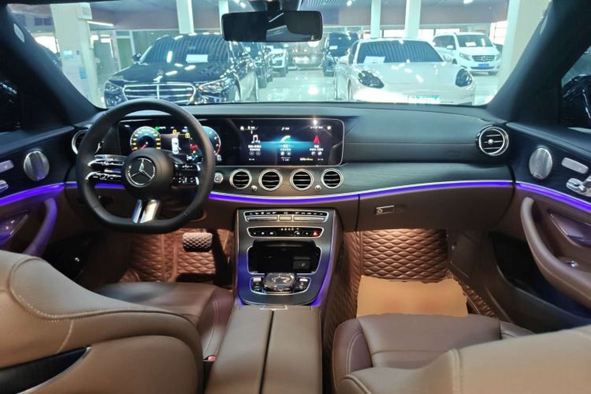 Used Mercedes-Benz E-Class 2023 E 300 L Sport Luxury Edition Center Console