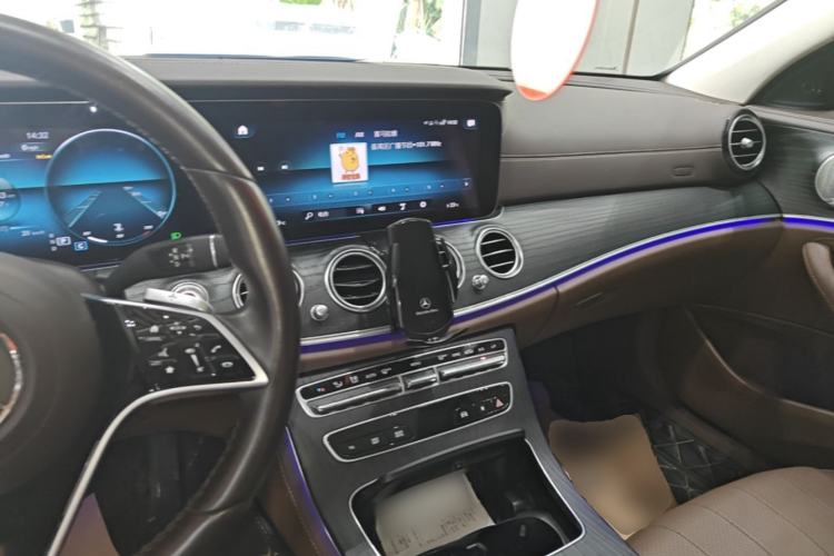 Used Mercedes-Benz E-Class 2023 E 300 L Luxury Model Center Console