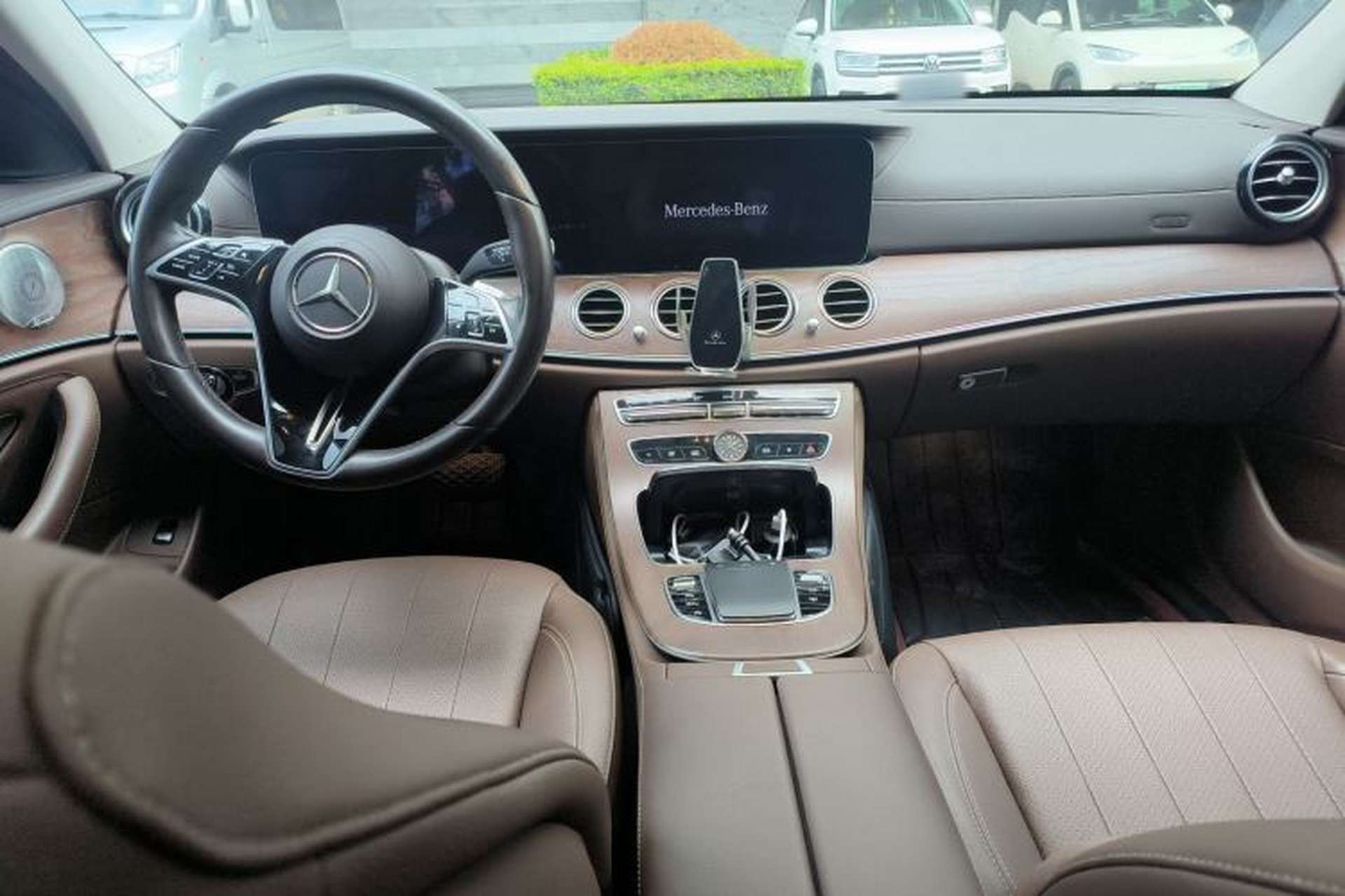 Used Mercedes-Benz E-Class 2023 Updated E 300 L Luxury Edition Center Console