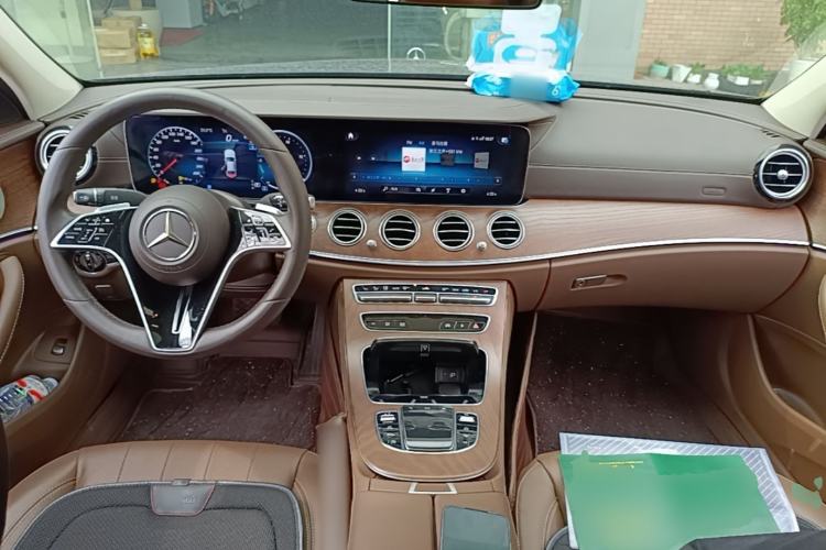 Used Mercedes-Benz E-Class 2023 E 300 L Luxury Model Center Console
