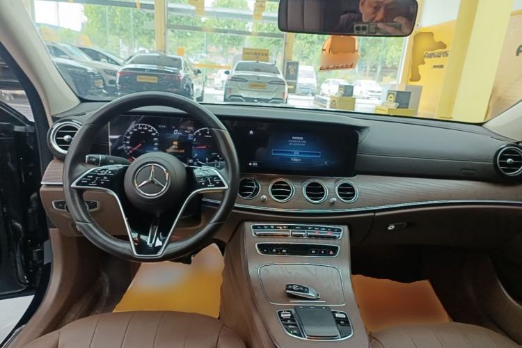 Used Mercedes-Benz E-Class 2023 E 300 L Stylish Model Center Console