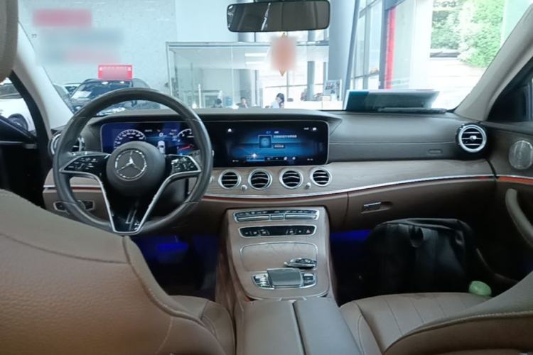 Used Mercedes-Benz E-Class 2023 E 300 L Luxury Model Center Console