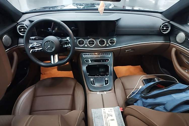 Used Mercedes-Benz E-Class 2023 Restyled E 300 L Sport Luxury Edition Center Console