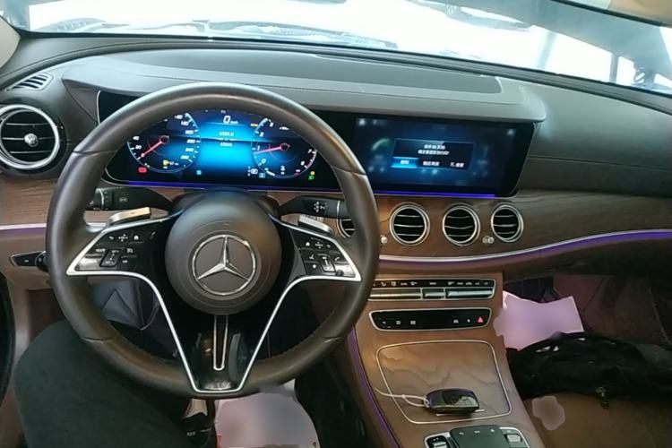 Used Mercedes-Benz E-Class 2023 E 300 L Luxury Model Center Console