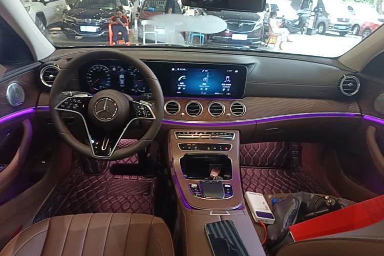 Used Mercedes-Benz E-Class 2023 Revised E 300 L Prestige Edition Center Console