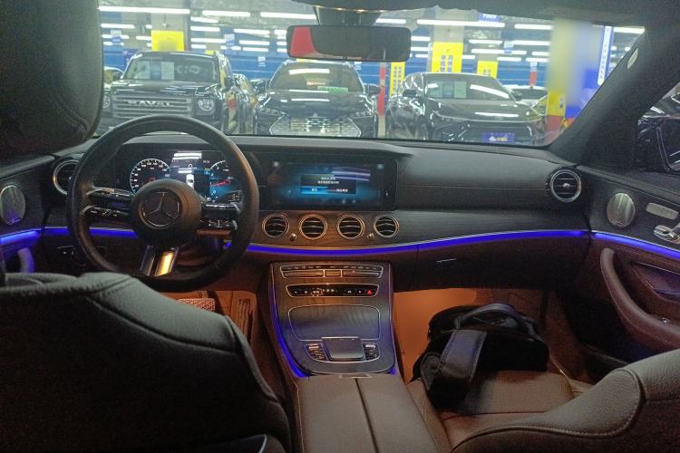 Used Mercedes-Benz E-Class 2023 Restyled E 300 L Sport Luxury Edition Center Console