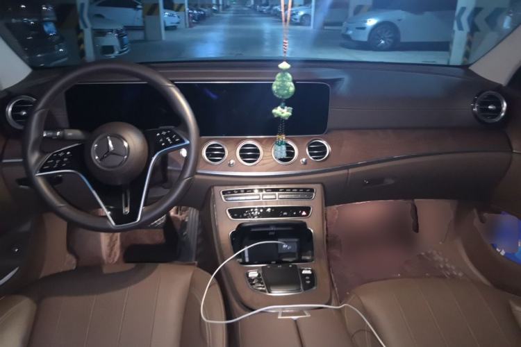 Used Mercedes-Benz E-Class 2023 Updated E 300 L Luxury Edition Center Console