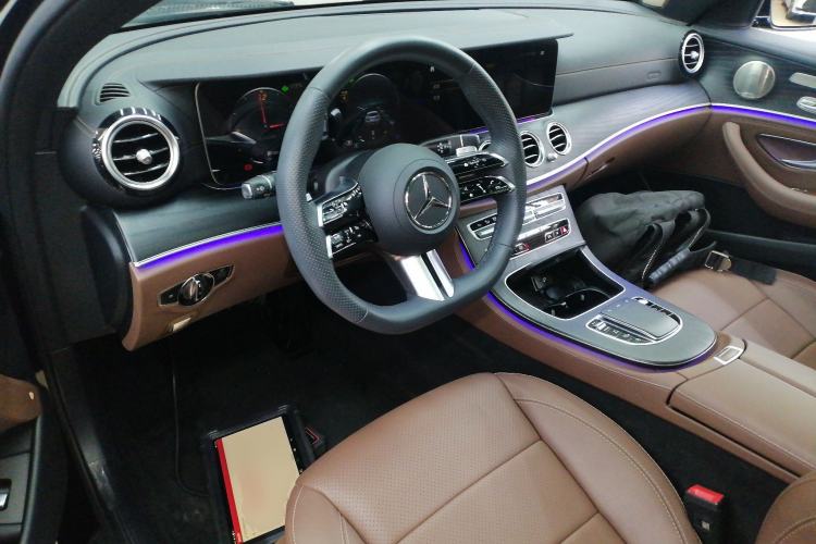 Used Mercedes-Benz E-Class 2023 Restyled E 300 L Sport Luxury Edition Center Console