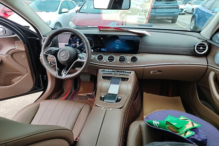 Used Mercedes-Benz E-Class 2023 E 300 L Stylish Model Center Console