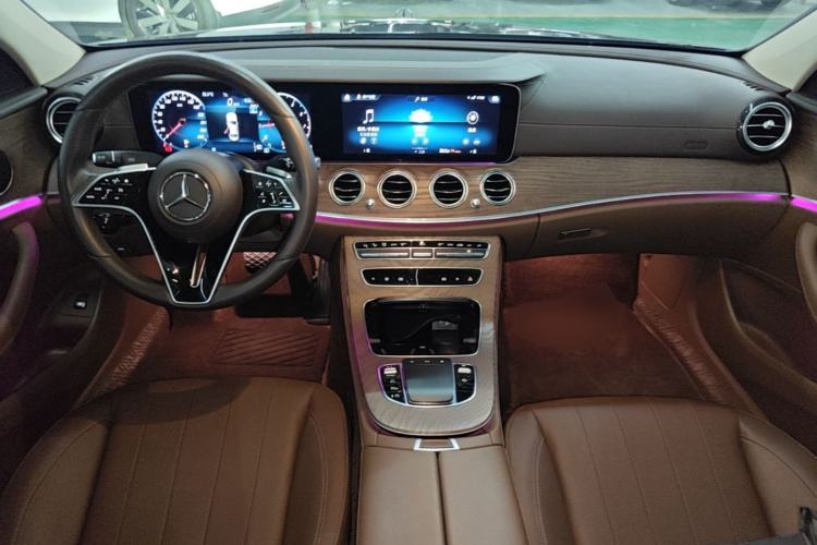 Used Mercedes-Benz E-Class 2023 E 300 L Stylish Model Center Console