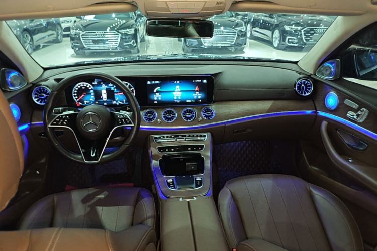 Used Mercedes-Benz E-Class 2023 Updated E 300 L Luxury Edition Center Console