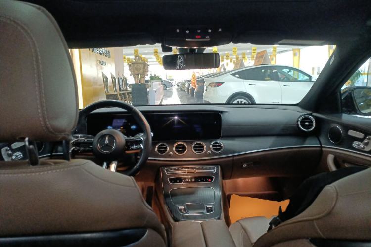 Used Mercedes-Benz E-Class 2023 Restyled E 300 L Sporty and Stylish Edition Center Console