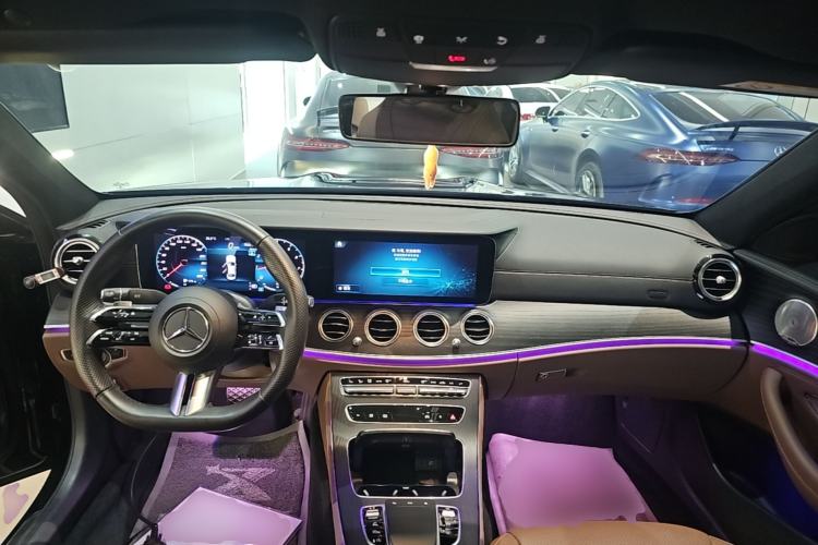 Used Mercedes-Benz E-Class 2023 E 300 L Sport Luxury Edition Center Console